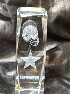 Dallas Cowboys lasergeätzter Stern Helm Football Kristall Briefbeschwerer & Geschenkbox - Bild 1 von 18