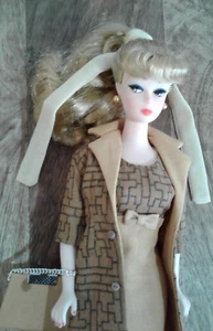 Blonde Barbie Repro Puppe Mattel in OOAK Handmade Amber Outfit mit Schuhen & Handtasche - Bild 1 von 15