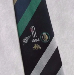 Vintage CRICKET Tie 1994 TCCB CORNHILL INSURANCE NEW ZEALAND SOUTH AFRICA TOUR - Picture 1 of 4