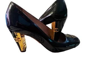 CHANEL  Black Patent Leather Pumps Gold Heal and CC Logo Size 36 - Picture 1 of 7