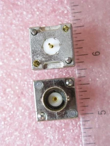 25 PCS AMPHENOL 221336-3 JACK,PCB,COMMERCIAL BNC Cords, Jacks & Plugs - Zdjęcie 1 z 2