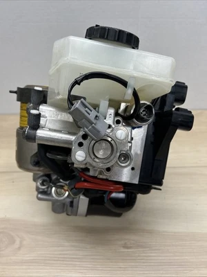 Cilindro maestro de refuerzo bomba de freno antibloqueo ABS para Lexus SC430 2002-2010 Foto 1 de 4