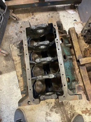 Bloco de motor Chrysler Dodge Plymouth original do fabricante 383  - Imagem 1 de 4