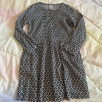 女童 5 长袖 Carter’s 连衣裙黑白二手状况完好 — 第 1/4 张图片