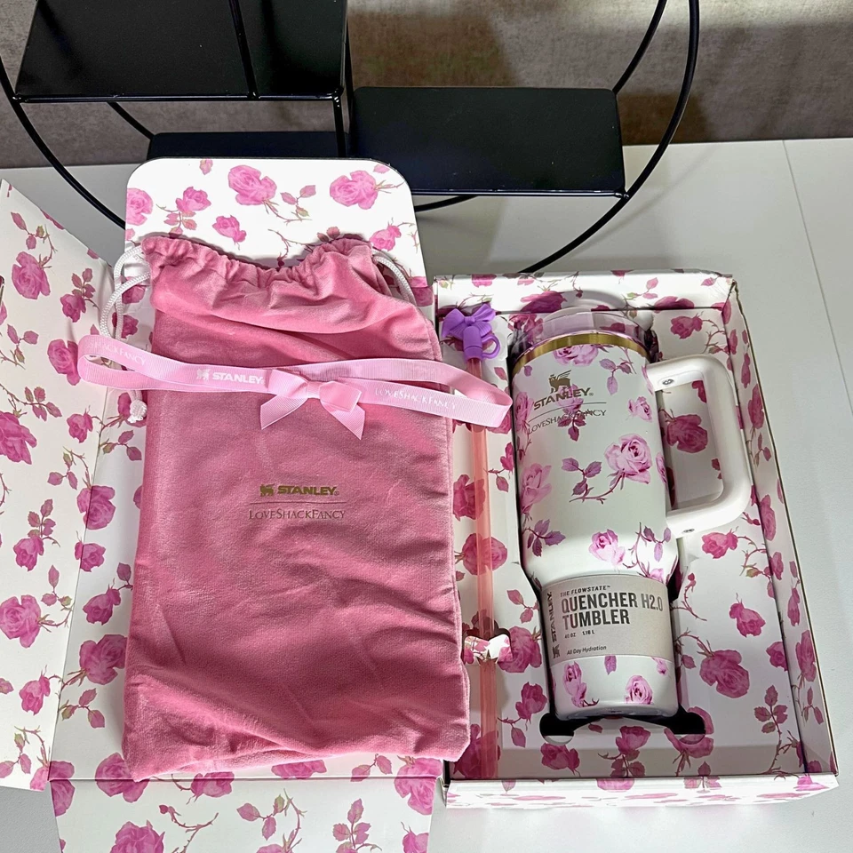 H2.0 White Tumbler Love Shack Fancy 40oz Everblooming Rosettes Insulated Bottle