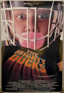 DISNEY'S THE MIGHTY DUCKS DS GEROLLTES ORIGINAL FILMPLAKAT MIT EINEM BLATT (1992) - Bild 1 von 1