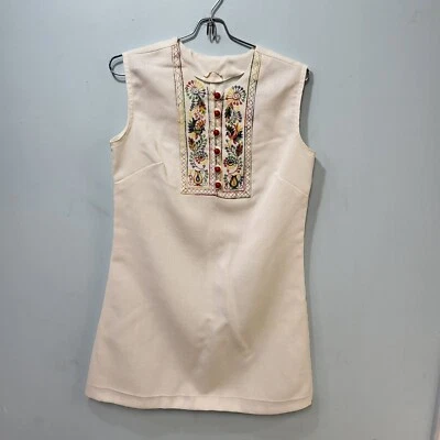 Vestido vintage de mujer Glenbrooke blanco con botones de escote bordado de pavo real Foto 1 de 4