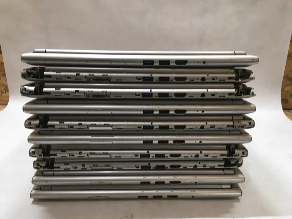 Lot of 10 Samsung Chromebook XE303C12 All Power On Screen/ Hinge Issues- FT - Image 1 of 4