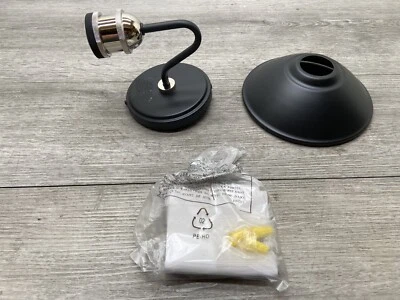 Arandela de banheiro Kichler 45943 BK Clyde 8" de altura - Preta - Imagem 1 de 4