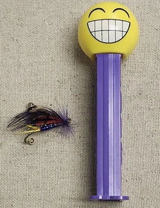 Vintage Fishing Fly Lapel Hat Pin, Fly Tying Tie Tack ~ Blue Red Black Gold - Picture 1 of 5