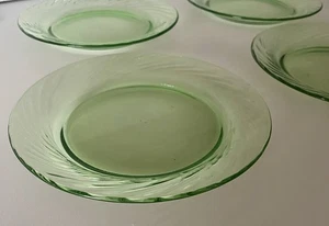 PYREX Vintage Festiva Spring Green Swirl Glass Salad Dessert 7.5” Set of 4 - Picture 1 of 7