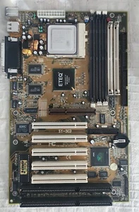 Soyo SY-5EDM - Chipset VIA VP3 1MB Cache + AMD-K6-2/350AFR - Picture 1 of 2