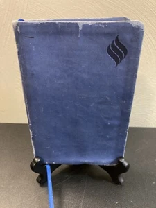 Bound Blue Holy Bible Quiet Strength New Testament Living Translation Second Ed - Bild 1 von 7