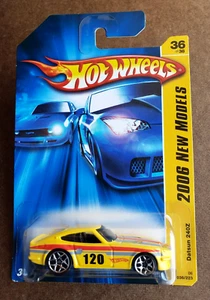 Hot Wheels Datsun 240Z Amarillo 2006 Nuevos Modelos #36/38 1:64 Y-5 Radios #J3277 #036 - Imagen 1 de 16