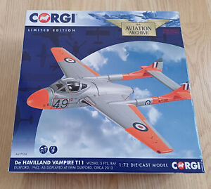 Corgi Aviation AA37304 De Havilland Vampire T11 WZ590 RAF Duxford 1962 LE Model