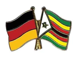 Deutschland & Simbabwe Freundschaftsflaggen vergoldet Emaille Reversnadel Abzeichen - Bild 1 von 3