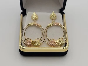 10k Circle Dangle Landstroms Black Hills Gold Leaves & Grapevine Ladies Earrings - Picture 1 of 10