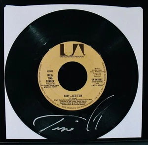 TINA TURNER~Firmato BABY-GET IT ON~Funk & Soul 45~Ike Turner~ARTISTI UNITI - Foto 1 di 1