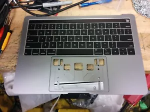 Carcasa superior gris espacial reposamanos teclado 13" MacBook PRO 2019 A2159 usada - Imagen 1 de 8