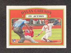 2021 Topps Heritage Dylan Carlson In Action Cardinals MLB Rookie Card # 296 - Imagen 1 de 4