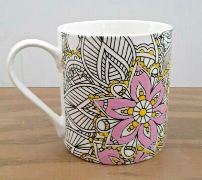Home Essentials Line Art Ink Black White Pink Yellow Floral Porcelain Mug 16 oz - Imagem 1 de 4