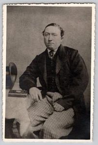 Vintage Gordon Studios British Postcard Photo Portrait Victorian Man Antique UK - Picture 1 of 2