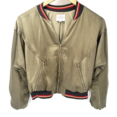 Chaqueta Bomber Hannah Banana Niñas 12 Satén Verde Oliva Metálica + Bolsillos Foto 1 de 4