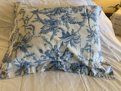 Almohada estándar Martha Stewart farsa azul y blanco floral 100 % algodón Foto 1 de 4