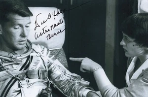 Dee O'Hara signed Autogramm 4x6 Inch Foto NASA Mercury 7 First Aerospace Nurse - Bild 1 von 2