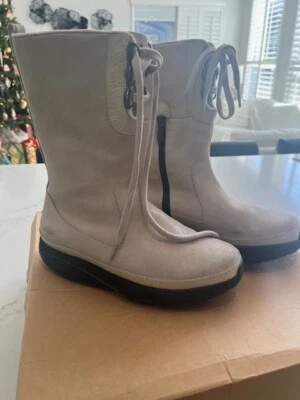 MBT Women's Boots Mid Cut Boots   Size 8  Pre-Owned - Image 1 of 4