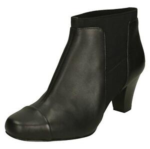 Ladies Clarks Leather Ankle Boots *Lodge Gates*