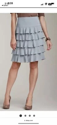 Minifalda Talbots para mujer con 6 niveles de seda con volantes gris claro forrada banda ancha Foto 1 de 4
