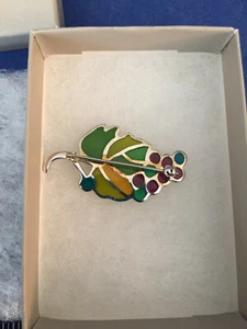 NEW w/box MMA old stock American Wing Glass/Sterling Silver/Glass Grapes PIN - Picture 1 of 7