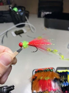 3 hand tied crappie jigs 1/16 - Picture 1 of 2