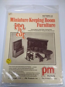Miniature Keeping Room Furniture Woodworking - Iron 'n Cut Pattern 110 - © 1976 - Imagen 1 de 7