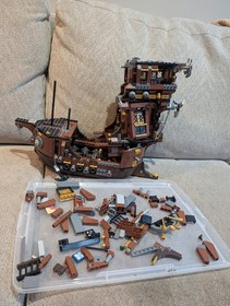 LEGO The LEGO Movie 70810 MetalBeard's Sea Cow Incomplete 