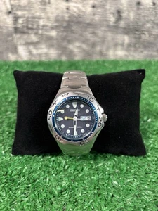 Seiko Divers 200m Men’s Watch Dark Blue dial Silver Colored Band - Picture 1 of 8