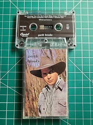 Vintage 1989 Garth Brooks Self Titled Cassette Tape Country Foto 1 de 2