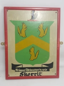Vintage HAND PAINTED COAT OF ARMS SKERRIT Surname Latin Motto Heraldic Crest - Picture 1 of 6