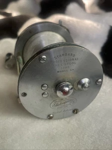 Vintage Shakespeare Professional Free Spool 1755 Model GA Fishing Reel. - Picture 1 of 5