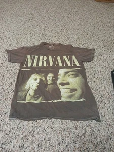 Nirvana Band T-Shirt SMALL Green Kurt Cobain Grunge Pink Rock Skater Distressed - Picture 1 of 7