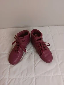 Sneaker alte Reebok Free Style da donna in pelle rosa con lacci stile di vita taglia 5,5 - Foto 1 di 9