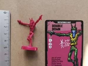 DOUBLE DAWN PRAWN GANGER ALIEN MINIATURE + CARD DISTRICT 9 BOARDGAME G898 - Imagen 1 de 1
