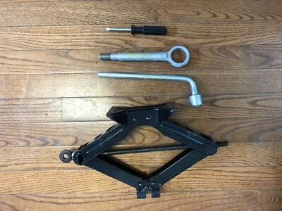 Juego de 4 herramientas de gato de neumático de repuesto de emergencia 2008-2014 SUBARU IMPREZA OEM Foto 1 de 4