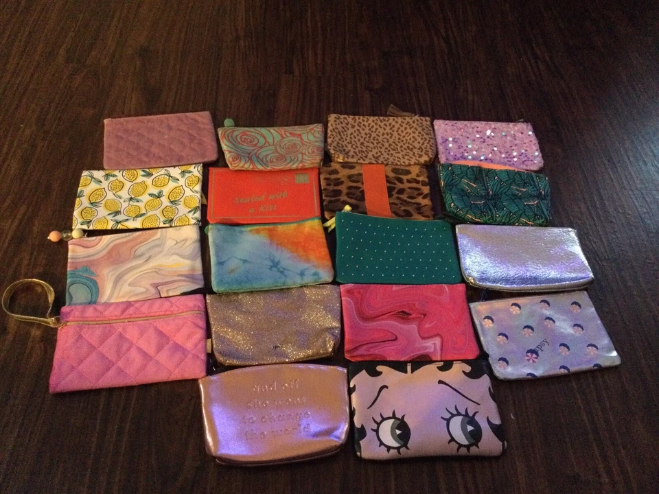Unbelievable Lot of 18 Ipsy Makeup Cosmetic Bags New Assortment travel vintage - Image 1 of 4