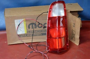 Nuevo de Lote Antiguo 1972-80 Dodge Truck D100 D200 D300 Luz Trasera Izquierda Lámpara Carcasa 3635647 OEM - Imagen 1 de 16