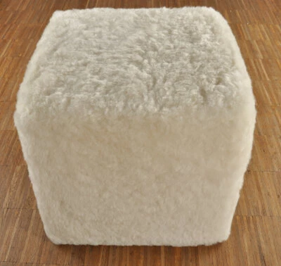 ÖKO LAMMFELL HOCKER SITZWÜRFEL OTTOMANE FUSSHOCKER CREME WEISS  42 x 42 x 42 cm - Bild 1 von 4