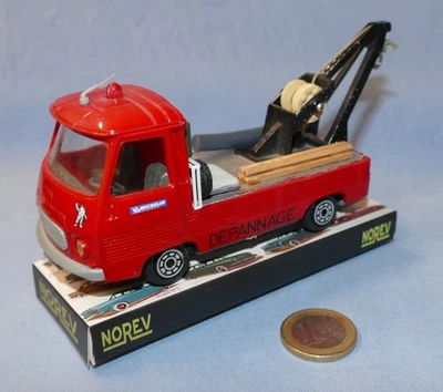 Norev  1/43 : Peugeot Fourgon J7 "Dépanneuse" - Photo 1/4