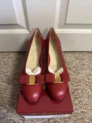 Zapatos de salón Salvatore Ferragamo Vara 1 de cuero rojo con lazo. Talla 6,5 AA Foto 1 de 4