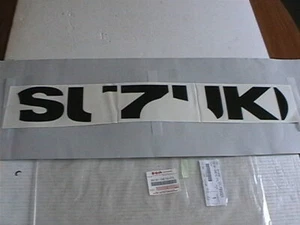 GENUINE SUZUKI L/H UNDER COWLING "SUZUKI" DECAL EMBLEM 68191-34E10-Y7L GSXR600 - Picture 1 of 2